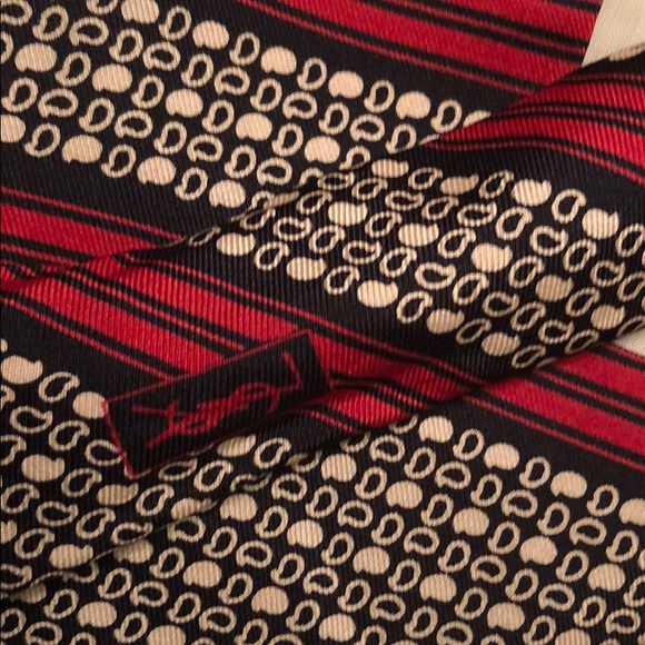 Yves Saint Laurent Men’s Silk Tie - Picture 7 of 8